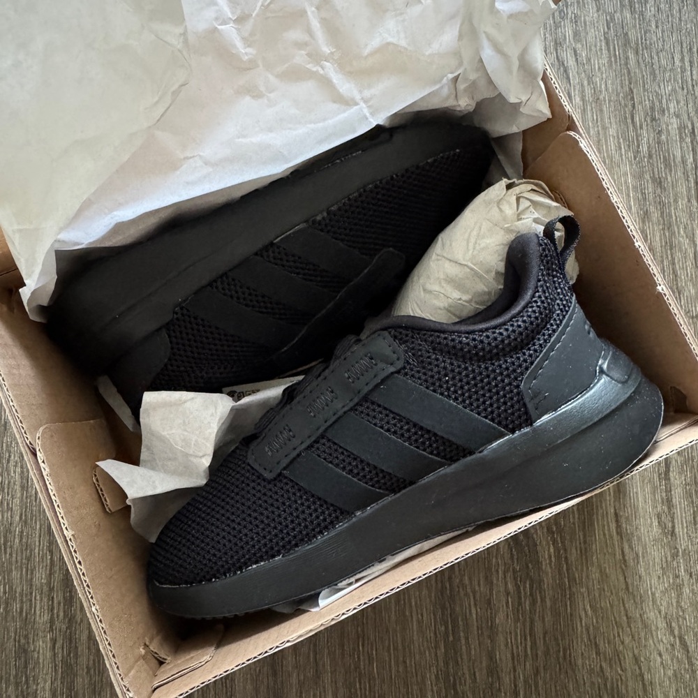 Adidas Triple Black Unisex-Child Racer TR21 Cross Trainer
